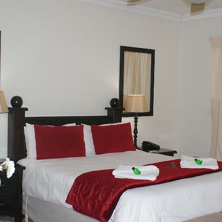 Elizabeth Lodge Боксбурґ Екстер'єр фото